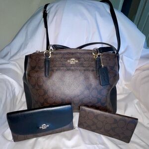 Coach Christie Purse, Wallet and checkbook cover. Smoke free home, Gently Used